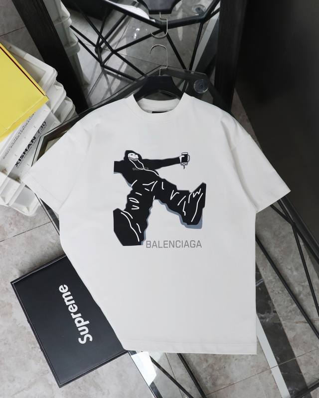 顶级版本 #巴黎世家25Ss直喷印花短袖# Balenciaga巴黎世家 面料采用260G巴黎专用双纱*高克重1比1双纱罗纹 前后幅采用进口康丽直喷机直喷白癦工