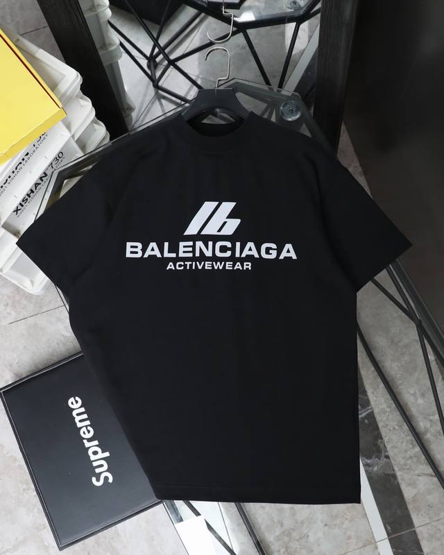 顶级版本 #25Ssbalenciaga巴黎世家反光字母印花短袖 面料采用260G巴黎专用双纱*高克重1比1双纱罗纹 Os落肩宽松版型 男女同款！！ 码数：Xs