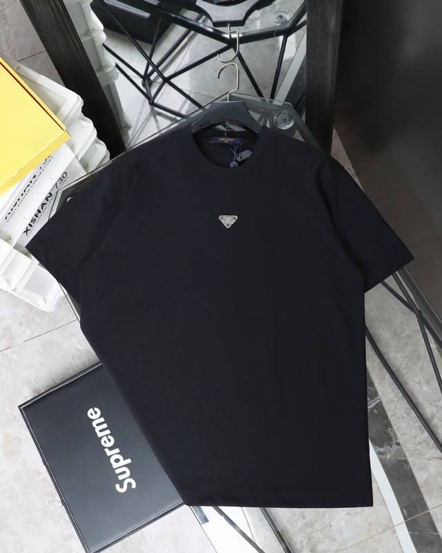 顶级版本 Lv25Ss Louis Vuitton 路易威登钻石三角短袖 采用280G双纱高克重高级感十足 时尚又个性 超级百搭好看的一款 男女同款 人手必备