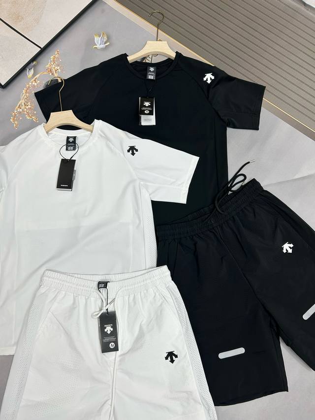 夏季新品上新 韩国专柜款Descente 迪桑特运动休闲桑蚕冰丝短袖短裤套装！超级舒适的迪桑特运动套装代购1000+起 市面上非常难得的一款高科精编机能定织定染