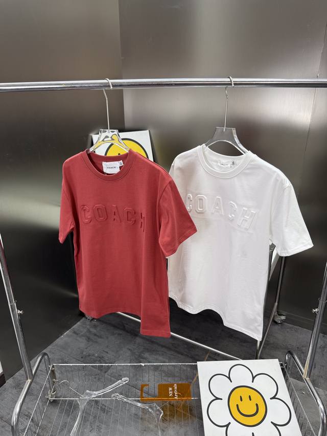Coach 蔻驰男女同款奥莱经典标志凹凸印花T恤棉质短袖. 尺码：S. M. L. Xl. Xxl.