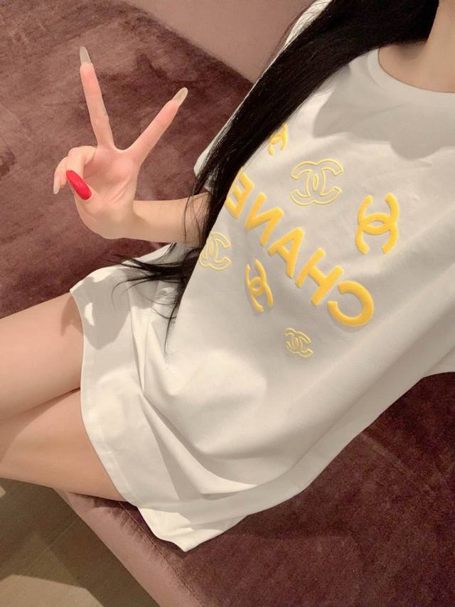 Chanel香奈儿小香双C字母发泡印花圆领短袖T恤 款号：25672706466 颜色：蓝色 黄色 尺码：均码 80-125斤