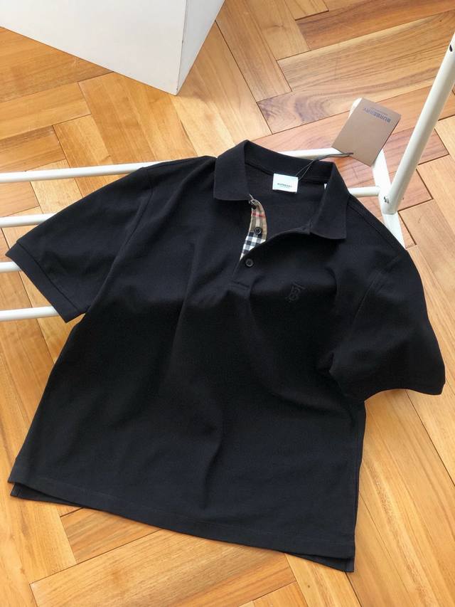 供 Burberry 巴宝莉 25Ss 经典同色B标刺绣 短袖Polo衫 黑色 Xs～L 定制原版230G珠地棉面料，精选珠地网眼布棉质面料，开襟Vintage