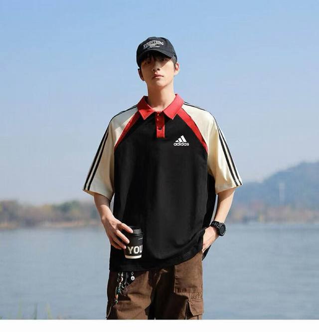 供 Adidas 阿迪达斯 25Ss 新款男装设计感撞色宽松速干小标男士翻领运动短袖Polo衫 小红书热门爆款，明星网红同款穿搭，男女日常通勤穿搭必备单品！ 亲