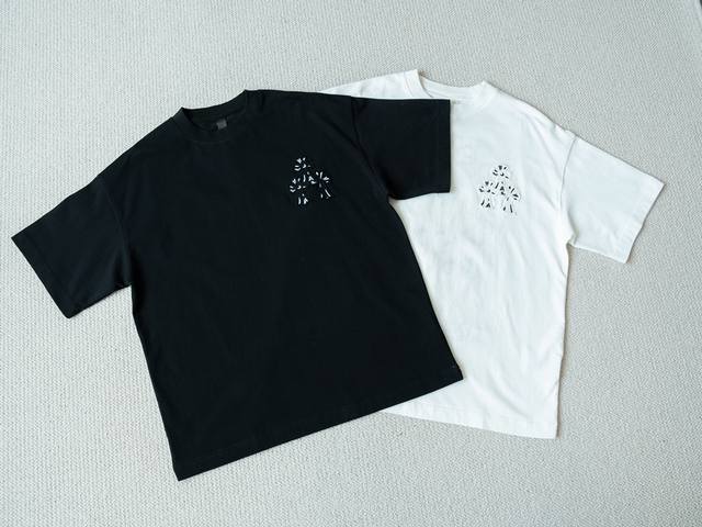 顶级Tee 强势上新 Chrome Hearts S S25 多十字架破坏贴布标识圆领短袖T恤 货号：5132 - 颜色： 白色 黑色 - 尺码： S M L