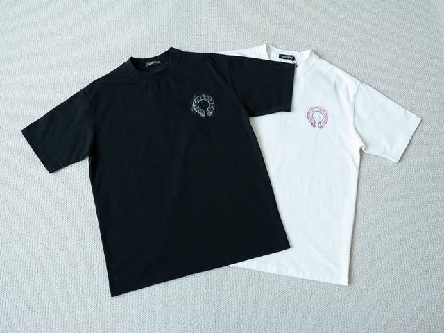 顶级Tee 强势上新 Chrome Hearts S S25 马蹄幻影珠片标识圆领短袖T恤 货号：25-73 - 颜色： 白色 黑色 - 尺码： S M L X