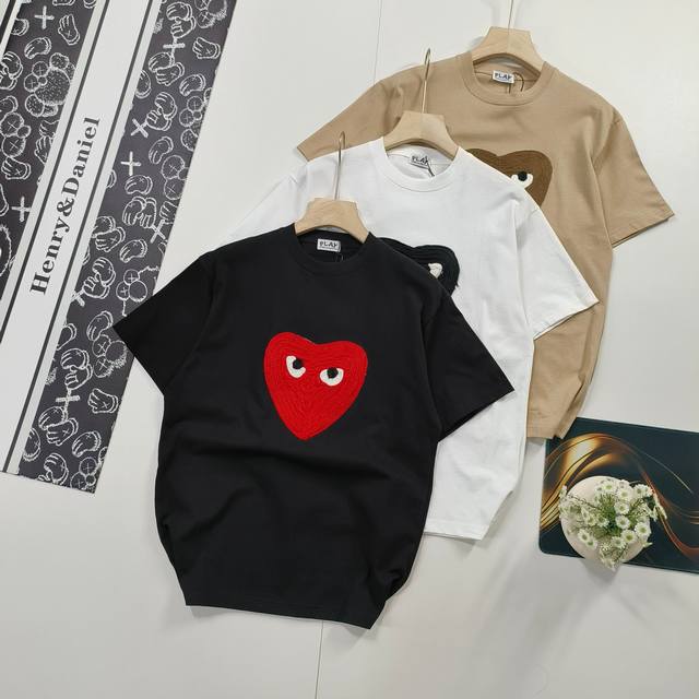 尺码S-Xl稀缺爆款 Cdg Play 川久保玲短袖T恤毛线针织卡通爱心Logo情侣短袖 这款真的太好看啦 显白又干净 款式超仙 区别往年Play的款式这款既不
