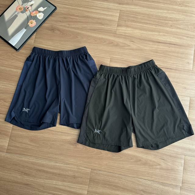 发 ！家夏季男子运动跑步健身速干运动短裤，科技面料运动休闲五分裤轻薄速干短裤休闲通勤机能短裤，裤脚压胶开叉设计，它是可以被定义为一条‘皮肤裤’，防晒抗撕裂，整条