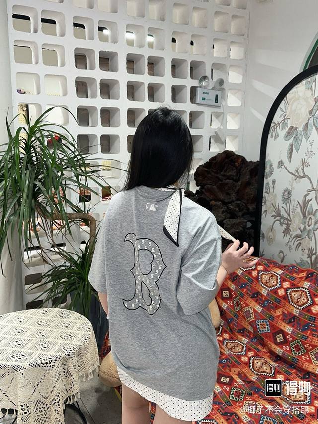 Mlb Monogram 老花系列纽约洋基队 Ss25 百搭经典纯色简约宽松休闲时尚透气后背大Logo短袖圆领T恤 男女同款 Color：白色 灰色 黑色 Si