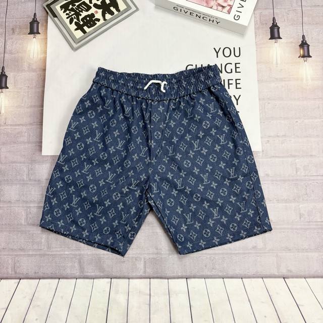 Lv 路易威登25Ss满印提花水洗牛仔短裤，男女同款情侣五分短裤，快手 Ins 小红书热门款，经典百搭永不过时系列夏季绝佳出行穿搭必备单品 进口水洗提花牛仔布料