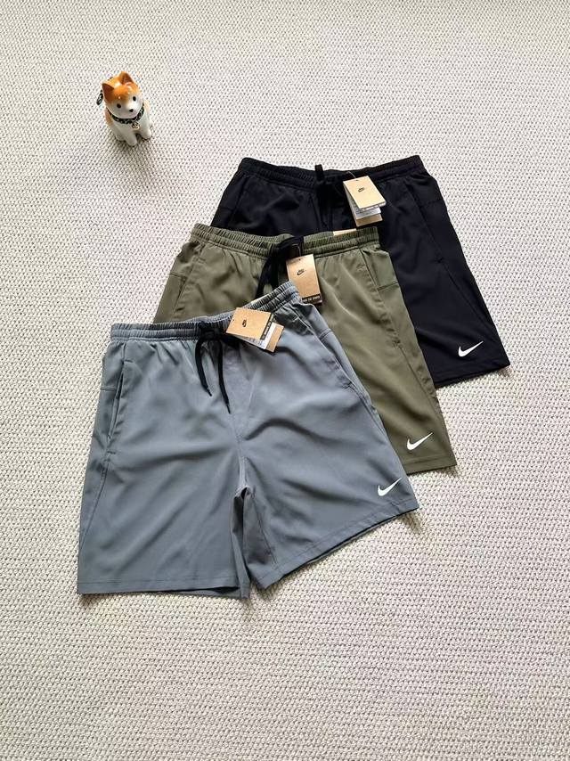 报单款号06201。 耐克Nike Dri-Fit速干短裤25男夏新款跑步训练透气运动短裤 货号:Dv9858-010-084-222 顶级品质！轻量速干，面料