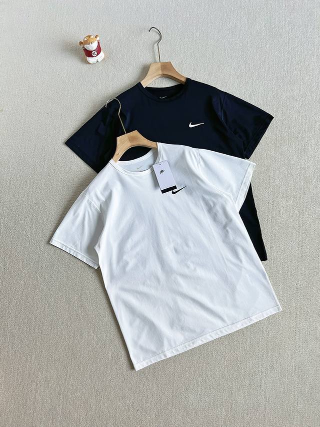 报单款号06192。 Nike耐克速干跑步上衣夏季训练透气半袖运动T恤！ 货号：Dv9840-010-100 Nike速干短袖，Dri-Fit科技瞬间吸汗，快速