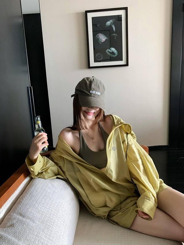 Lululemon 雾霾紫 高品质 骑行服 皮肤衣防晒服套装 轻得像片羽毛，穿上完全没存在感，薄到能透光却超抗造 透气一绝，闷热天穿也能让肌肤畅快呼吸 还自带吸