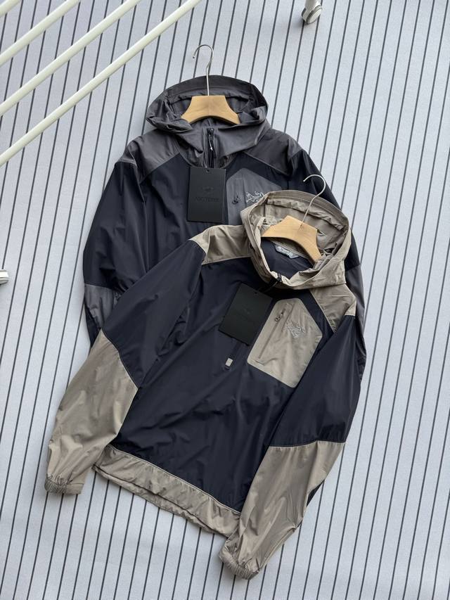 始祖鸟 Konseal Sl Pullover 连帽皮肤衣 防晒性能：Upf70+防晒认证，紫外线阻隔率高达95%，有效抵御光老化。 多功能设计：采用超轻Tyo