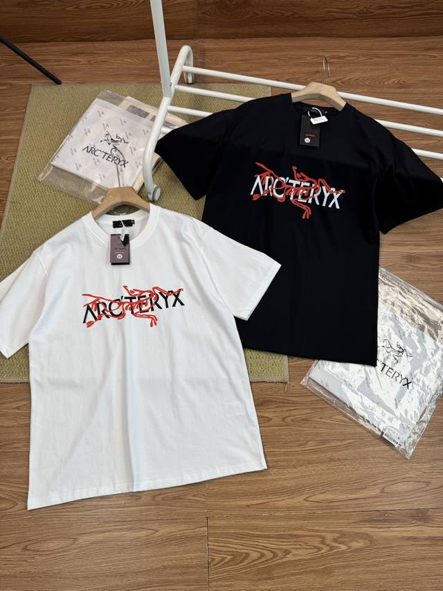 高品质，雪梨纸精包装 Arcteryx始祖鸟经典印花Logo图案情侣休闲短袖T恤 鸟家新风范， %区别市面的顶级品质 不偷工减料 面料为280克高密度有机纯棉面