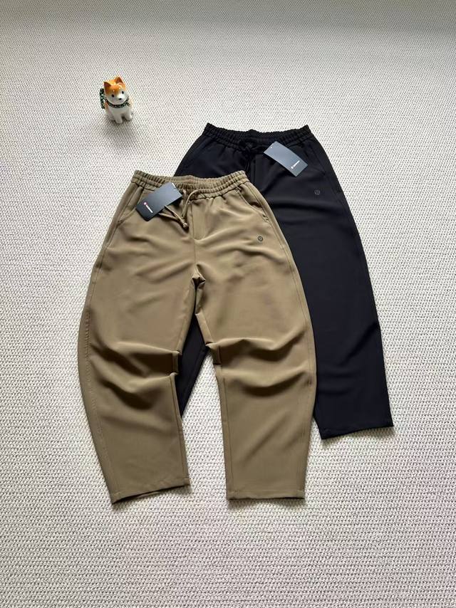 2025夏季新品露露Lululemon男士香蕉弯刀运动裤，加拿大代购款 爆款菠萝纹香蕉弯刀神裤，外贸公司订单款，宽松版型立体裁剪，裤子小标Logo标采用硅胶压标