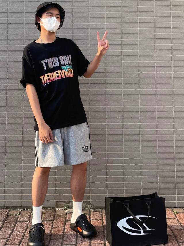 阿迪Adidas三条杠撞色刺绣情侣款夏季运动短裤 包边包条！透气舒适 经典刺绣打底！面料柔软舒适不起球不退色！ 经典版型 超百搭！三叶草刺绣立体有型！男女同款版