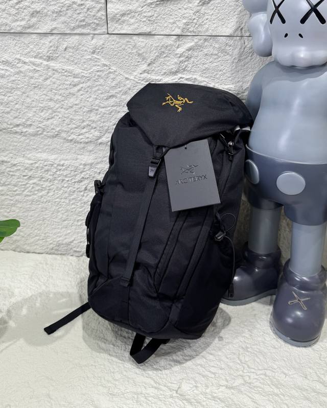 Arc'teryx-始祖鸟 Mamtis 20L男女双肩包电脑包防水轻质户外登山徒步包情侣书包收纳包松紧 喜欢山系的时髦精们必备单品大容量，四季可背，整体自重非