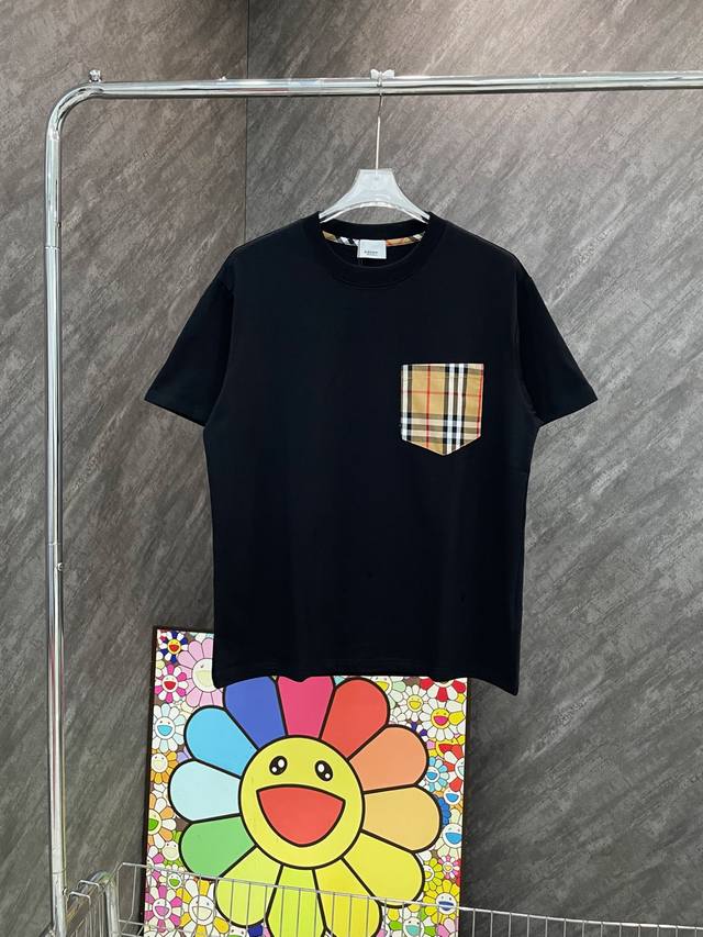 巴宝莉经典格贴布口袋皮标圆领短袖 Burberry官网Zp同步新款T恤 面料采用32支双纱280克高克重纯棉面料 同缸定织定染原版同色螺纹 手工缝制定制格子口袋