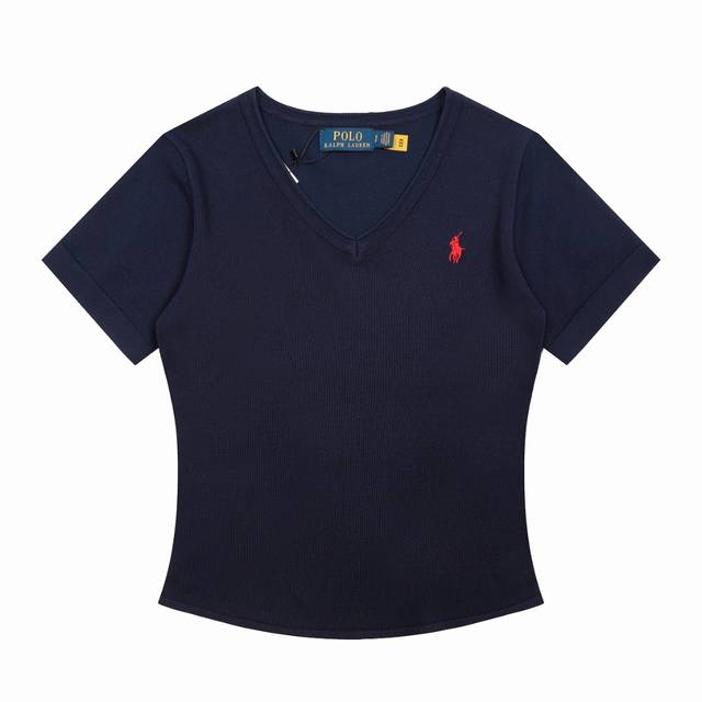 顶级品质 全年不下架 拉夫劳伦Ralph Lauren经典小马刺绣V领女神款夏季针织短袖 这两年拉夫劳伦风好大！审美真的有大大提高小马刺绣点缀就很好看， V领的