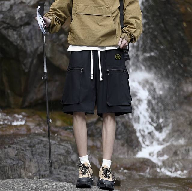 Stone Island 石头岛限定多口袋运动工装裤，男女同款，小红书 Ins 抖音爆款，超人气单品，经典Logo，版型好看，上身有型，修饰完美身形，精致裁剪，