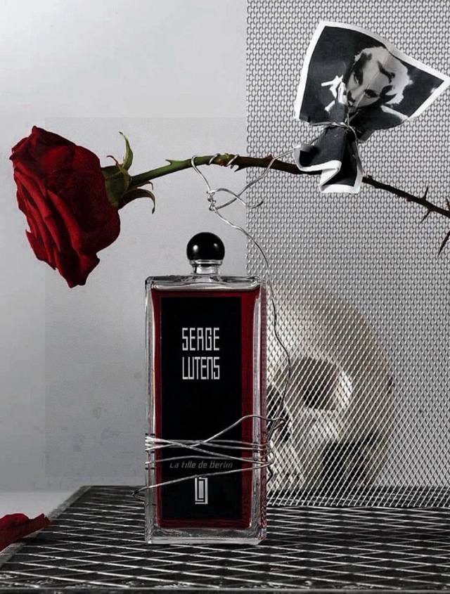 越南版本柏林少女50Ml 另外有配喷头越南进口 海关扣押 配手提袋高端商品 塑封拆毁不退换 敬请谅解！！柏林少女的创造灵感来源于歌剧 尼伯龙根的指环 里的女武神