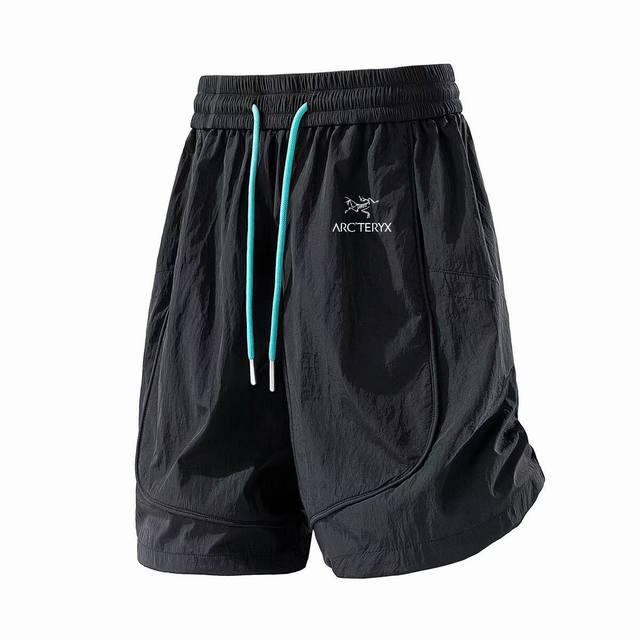 供 Arc'teryx 始祖鸟夏季新品美式工装防水透气百搭休闲速干五分裤短裤 深受欢迎的运动户外品牌！男士日常通勤穿搭，高端黑科技产品，品质的代表，男士夏季速干