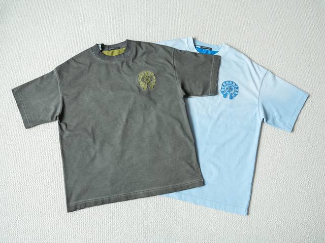 顶级Tee 强势上新 Chrome Hearts S S25 马蹄十贴布标识圆领短袖T恤 货号：5151 - 颜色： 灰色 天蓝色 - 尺码： S M L Xl