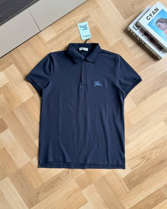 Burberry巴宝莉25Ss战马刺绣Logo Polo短袖 男女同款 一如既往的硬货，爆款海外版朋友们，胸前战马刺绣，低调的奢华！高端大气的做工等级！！无与伦