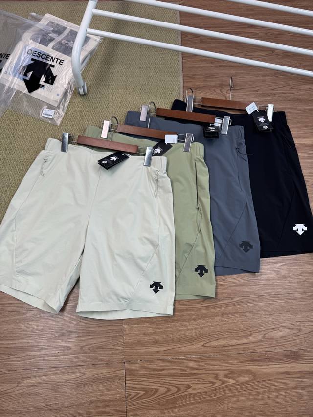 Descente迪桑特25夏季新品！男士户外运动健身跑步打球透气凉感速干短裤！掌柜力荐！线上线下同步！品相一级棒！代工厂P出品！客供面料！90%尼龙+10%氨纶