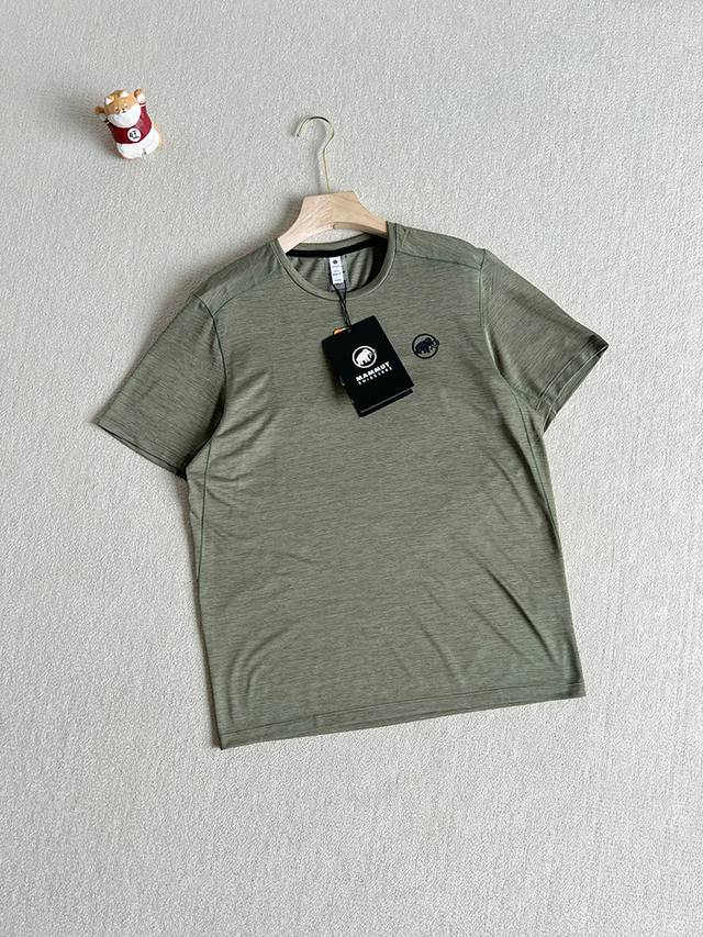 报单款号06243。 夏日运动清爽秘籍，Mammut 猛犸象 速干科技，男子运动速干排汗T恤。 还在为夏日运动时的汗流浃背而烦恼？猛犸象速干科技T，为你排忧解难