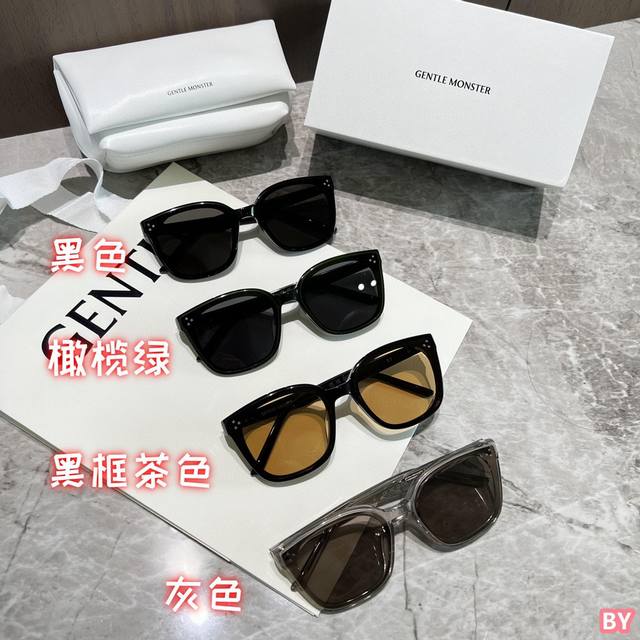 上新 ！配25年最新款包装 Gentle Monster By Gm-2025新款 周杰伦、奚梦瑶夫妇同款、遮脸神器！ 真的太百搭了、大框板材经典墨镜，Over
