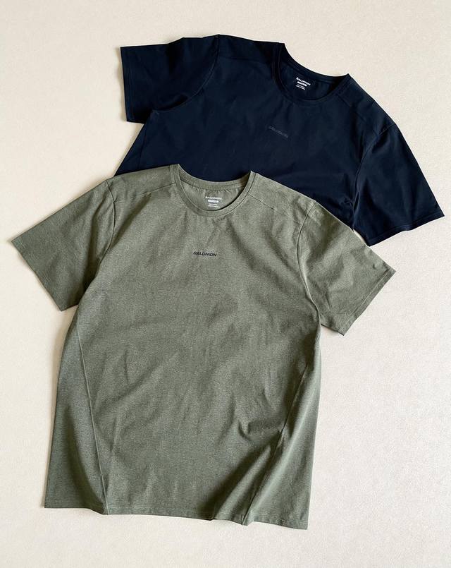 上新 Salomon萨洛蒙户外男款春夏透气休闲短袖T恤Trackline Ss Tee M 运动新贵 萨洛蒙新款轻量速干运动短袖，夏日运动的神！紧跟柬埔寨工厂P