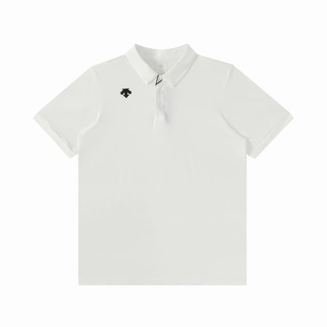 官网一比一复刻 迪桑特 Descente 纯色小标Logo经典款 男女同款夏季新款翻领短袖Polo衫 订制面料，细节到位，极具质感！定制纽扣自带身份，立体式硅胶