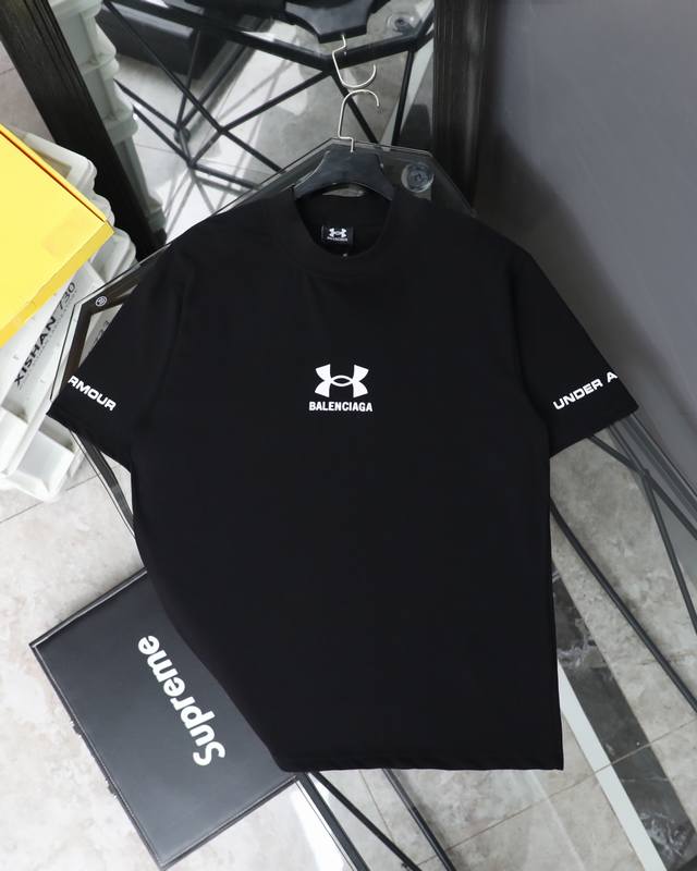 供 顶级版本 25Ss Balenciaga巴黎世家安德玛联名短袖 购入原版开模打造，全套定制辅料，细节决定成败。 面料：规格采用实打实280G %纯棉 定织定