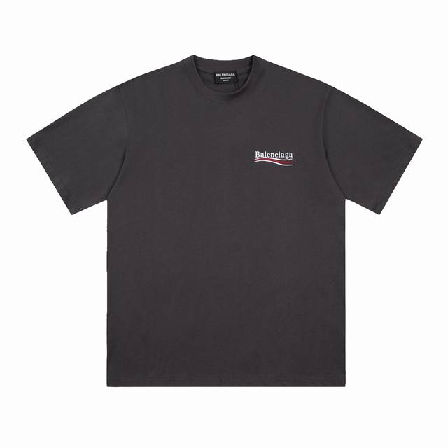 Balenciaga 巴黎世家 Ss 可乐刺绣短袖T恤 1.看似是简单的印花或绣花 其实一点都不简单 00%进口机还原 不是嘴上说 欢迎对比同行 2.每款均为公