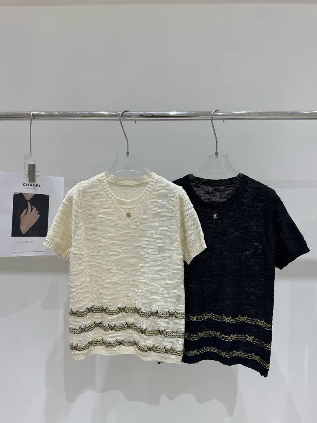 Chanel香奈儿小香手缝定制双C拼接金线圆领针织短袖 款号：25670106547 颜色：杏色 黑色 尺码：均码 80- 斤
