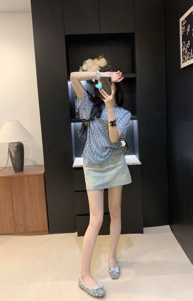 Dior迪奥满印老花字母印花半透视网纱短袖 款号：2567 6539 颜色：蓝色 尺码：Sml S码80-95斤 M码95- 斤 L码 -125斤