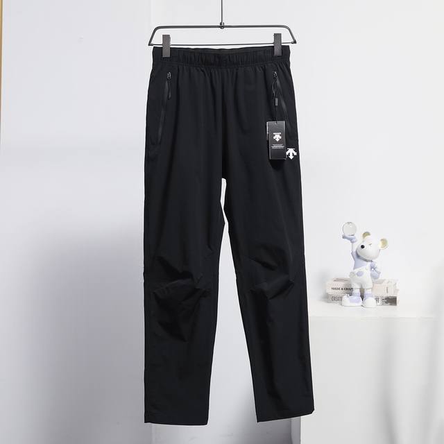 Descente 迪桑特夏季新品男士户外休闲速干透气运动促步山地登山冲锋裤 立体剪裁，斜插口袋重工打造，版型超正，本期重点推荐，高端户外防水休闲商务系列 防水机