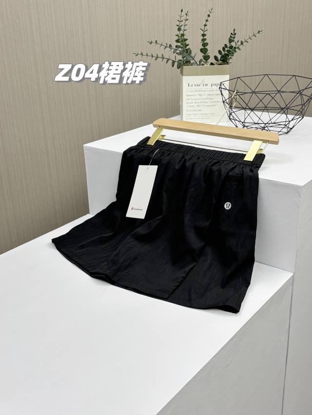 2条，一包2条装，夏日的纯欲裤裙来啦，看似裙子，实为短裤！Lulu2025新款防走光美式裙裤，高质量肌理感性感短裤。上身秒变漫画身材，梨形微胖姐妹也能穿出辣妹感