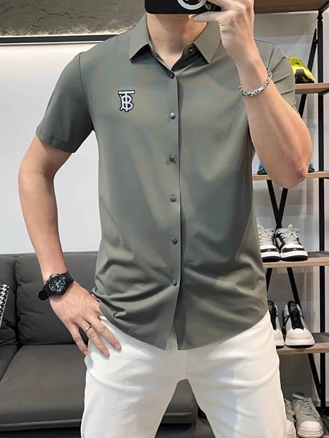 Burberry 巴宝莉Tb 夏季轻薄冰丝无痕男士抗皱商务修身免烫凉感白短袖衬衫 2025夏季新款无痕压胶短袖衬衫！激光开孔切割，压胶无痕工艺！植物定染弹性无痕