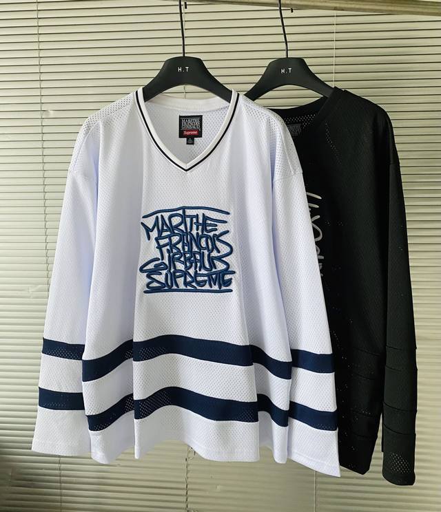 上新 顶级潮流单品 Supreme Marithé Franois Girbaud 联名款 胸前刺绣Logo宽松网眼美式冰球衫球衣 男女同款 - 颜色：黑色 白