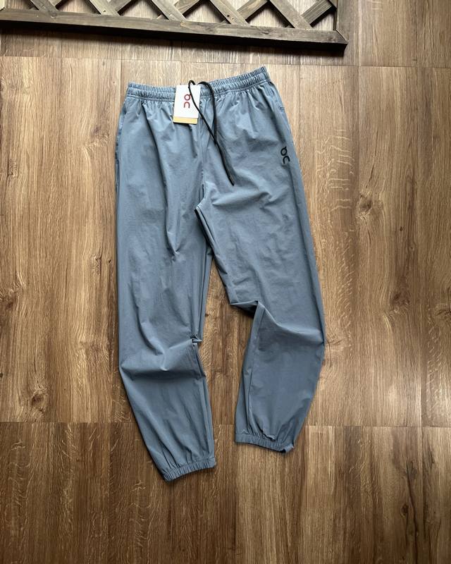 供 On昂跑 Focus Pants 春秋新品 Focus 系列男女同款运动速干束脚裤长裤！！ Focus Pants 系列速干梭织裤四色！！ 为低强度训练设计