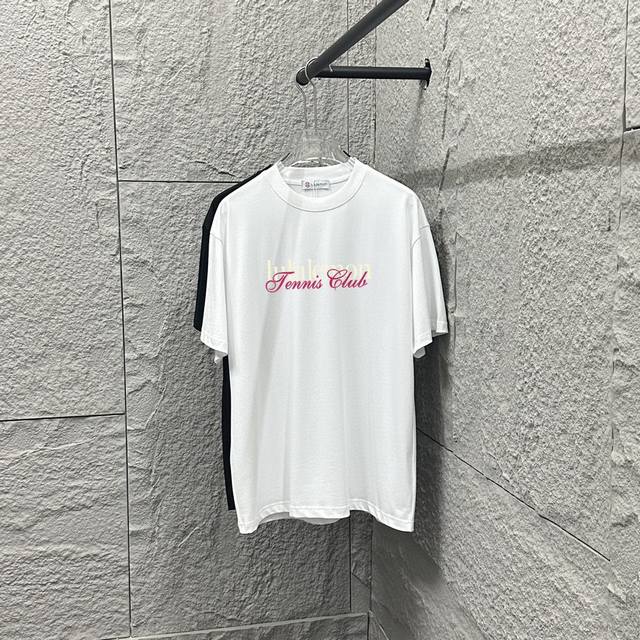 Lulu*Lemon*露露 2025春夏新款短袖T恤 胸前粉色字母双色印花 定制双纱平纹纯棉面料 男女同款 颜色：黑色 白色 尺码： S 90-130斤 M 1