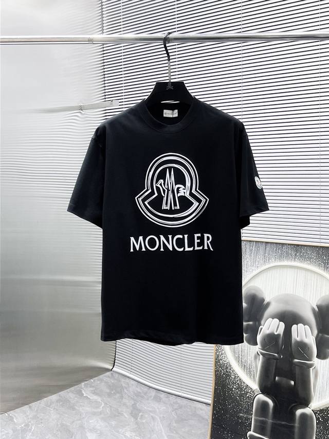 蒙口 Moncler 新款 圆领 短袖 T恤 体恤 半袖 ，高端版本！专柜定制面料 透气舒适度高，细节无可挑剔，品牌元素设计理念，体现高品质。手感细腻柔软！呈现