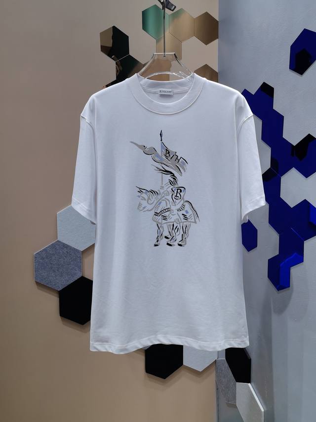 Bur巴宝莉 高品质 2025Bbr春夏新款 潮牌新品经典印花大Logo圆领短袖T恤 最新砖柜同步 Os落肩版型 280克重全棉 时尚又个性 超级百搭好看的一款