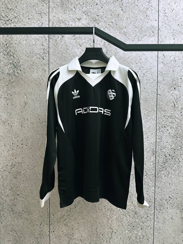 高品质 客订到货实拍 Adidas Originals三叶草 三道杠Logo印花休闲宽松运动V领长袖足球衣 颜色:白色 黑色 码数：S M L