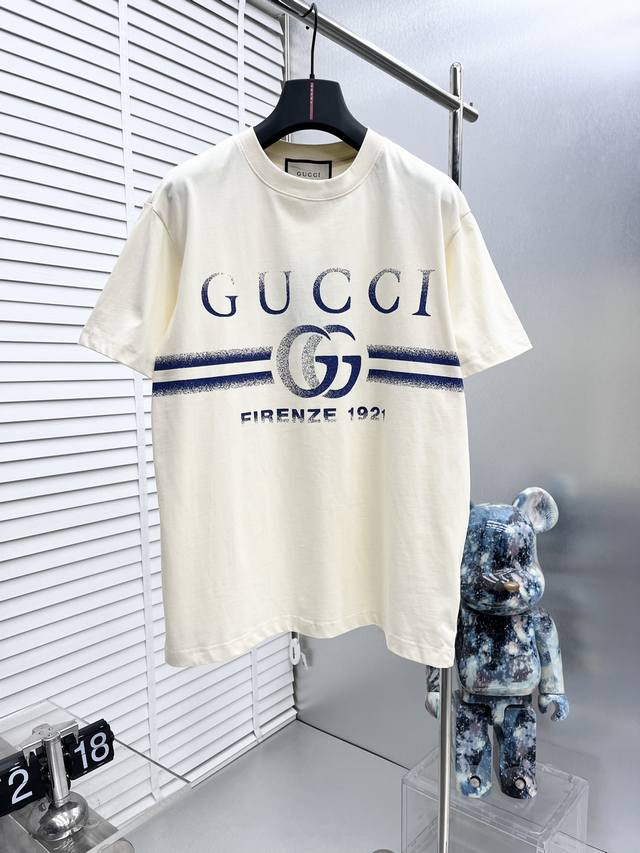 Gucc*Ss新款短袖，最新品牌经典Logo图案，高标准定制，上身非常有型，客供进口高档240克纯棉面料质感非常细腻，细节工艺精湛考究，塑造性极高的一款单品，任