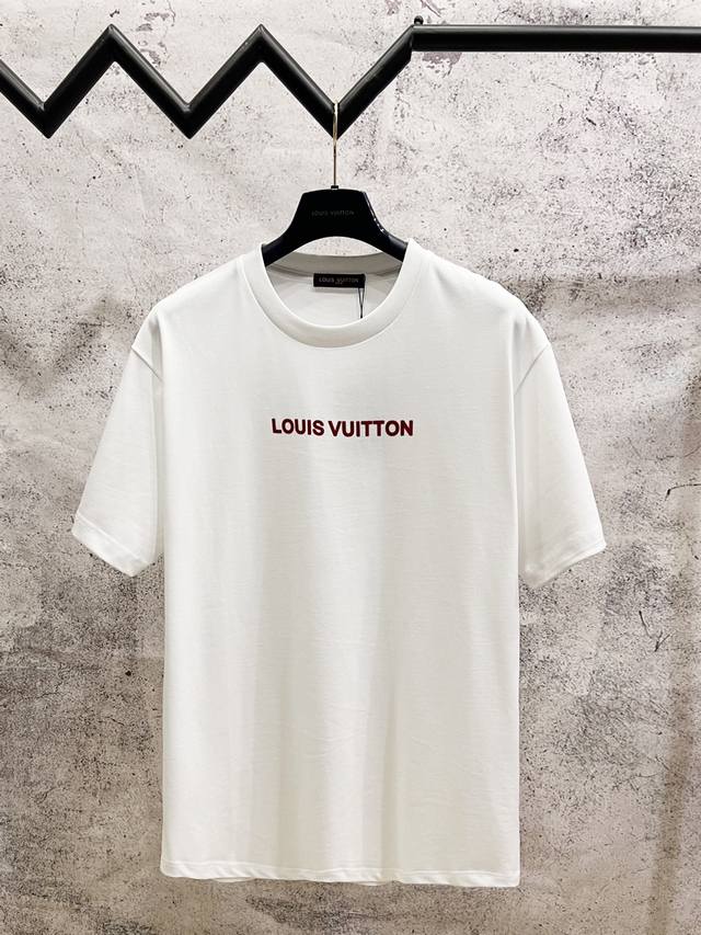 Louis Vuitton*路易威登 Lv红色植绒短袖T恤 定制280克32支全棉双纱紧密爽滑面料 布面干净 布纹清晰 手感非常细腻扎实 更加力挺 舒适透气不易