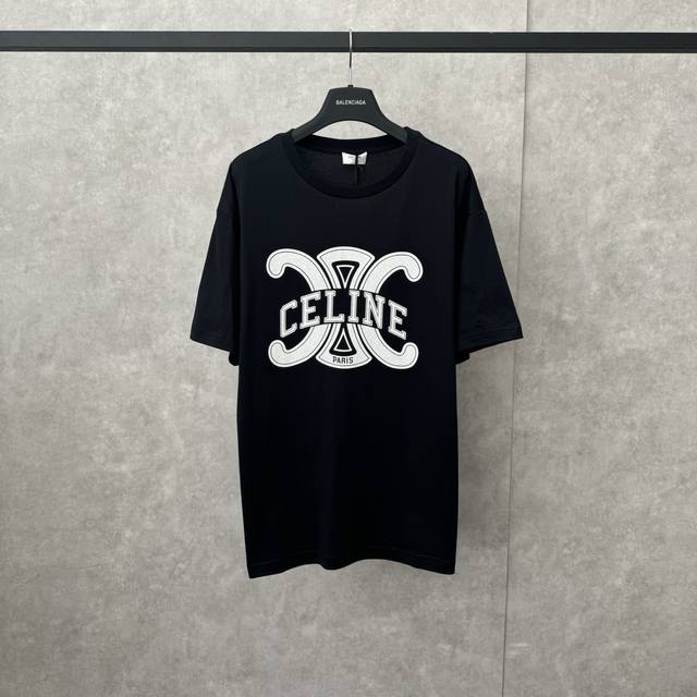 Celine 赛琳 凯旋扣印花短袖 Size Xs S M L 特定丝光长绒棉面料，采用50S双股丝光棉，克重165G; 搭配32S 1×1拉架螺纹，260G。